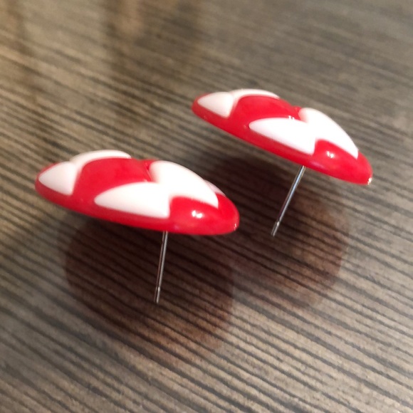 Vintage Avon Acrylic Oval Red & White Check Earrings - Picture 4 of 12